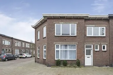 71m2 house à louer pour 2195€/mois à Vinkenstraat, Haarlem