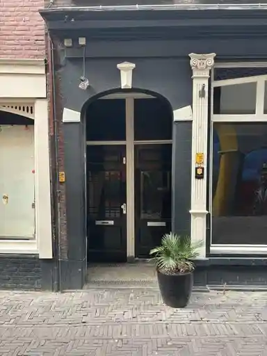 43m2 apartment à louer pour 1065€/mois à Raamstraat 11A, The Hague