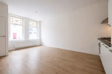 40m2 apartment à louer pour 1000€/mois à Drievriendenstraat, Rotterdam