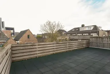 97m2 apartment to rent for 1795€/month in Kerkstraat, Huizen