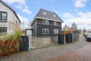 350m2 house to rent for 6000€/month in Bosgouw 301, Almere