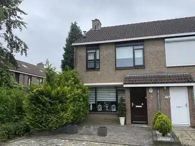 95m2 house à louer pour 1249€/mois à Ammonieterf 238, Heerlen