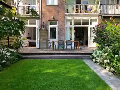 90m2 apartment to rent for 3250€/month in Laing's Nekstraat 35-H, Amsterdam