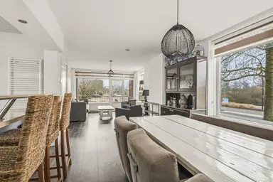 80μ² apartment προς ενοικίαση για 2000€/μήνα σε Tesselschadelaan, Uithoorn