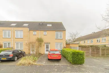 120m2 house to rent for 2500€/month in Albert van Dalsumlaan 2, Amstelveen