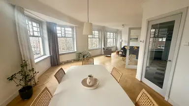 129m2 apartment à louer pour 2595€/mois à Vondelstraat, The Hague