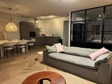 78μ² apartment προς ενοικίαση για 2273€/μήνα σε Oranjeboomstraat, Rotterdam