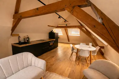 90m2 apartment to rent for 2600€/month in Noordeinde, Delft