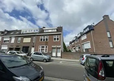 120m2 house à louer pour 1750€/mois à Kloosterkoolhof 17, Heerlen