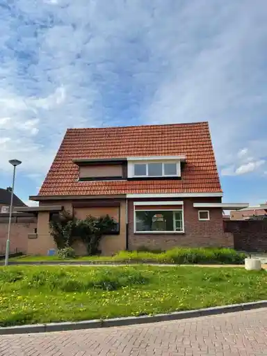 95m2 house te huur voor 850€/maand in Esdoornstraat 3, Landgraaf