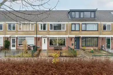 125m2 house à louer pour 2500€/mois à Graan voor Visch, Hoofddorp