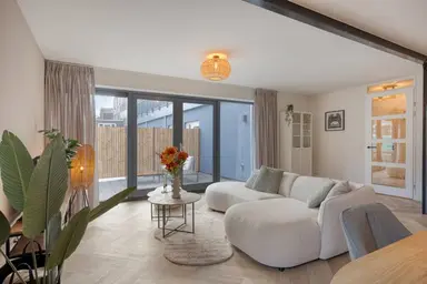 114m2 apartment to rent for 2550€/month in Boterstraat, Schiedam