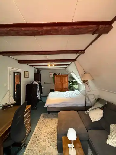 18m2 room te huur voor 1100€/maand in Papengracht 6, Leiden