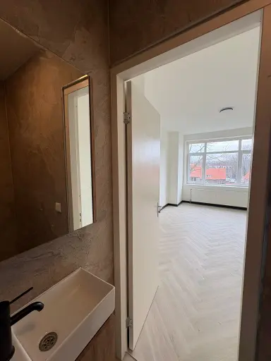 30m2 studio to rent for 1250€/month in Strevelsweg, Rotterdam