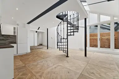 95m2 apartment to rent for 2700€/month in Molenstraat 10, The Hague