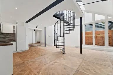 95m2 apartment to rent for 2690€/month in Molenstraat 10, The Hague