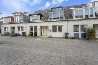 100m2 house zur Miete für 2250€/Monat in Jelle Posthumapad 72, Amsterdam