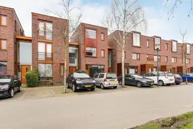 160m2 house à louer pour 2275€/mois à Grasbloem, Eindhoven