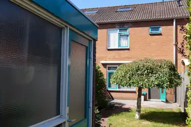 104m2 apartment to rent for 954€/month in Oranjestraat, Alphen aan den Rijn