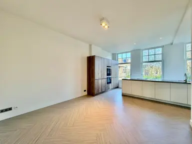 85μ² apartment προς ενοικίαση για 2150€/μήνα σε Vredehofweg, Rotterdam