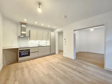 76μ² apartment προς ενοικίαση για 2750€/μήνα σε Jekerstraat, Amsterdam