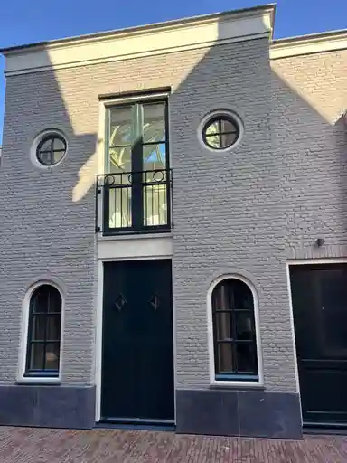 72m2 maison à louer pour 3250€/mois à Mosterdsteeg, Leiden