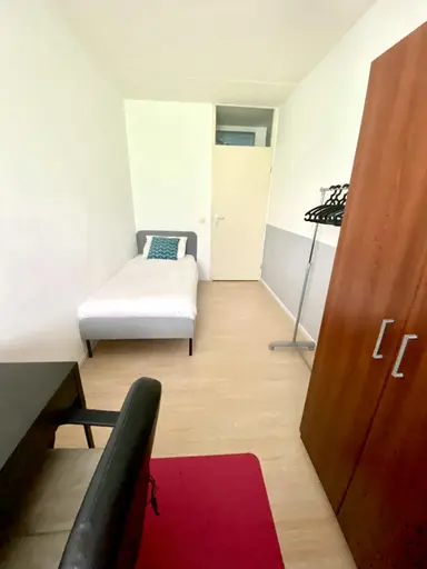 7m2 room to rent for 925€/month in Weena, Rotterdam