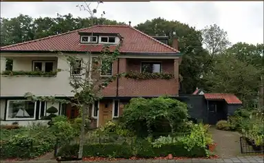 145m2 huis te huur voor 3500€/maand in Brederoodseweg 99, Santpoort-Zuid