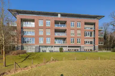 140m2 apartment to rent for 2950€/month in Hagenduin 36, Heemstede