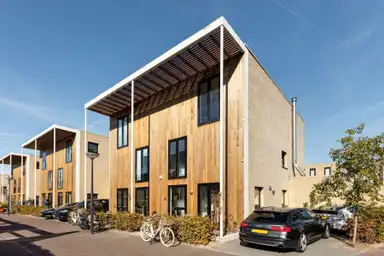 180m2 maison à louer pour 4950€/mois à Kees Schererhof 11, Amsterdam