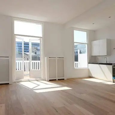 145m2 flat to rent for 3500€/month in Nassau Odijckstraat 37A, The Hague