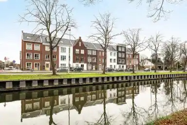 162m2 maison à louer pour 1970€/mois à Rijksstraatweg 103, Utrecht