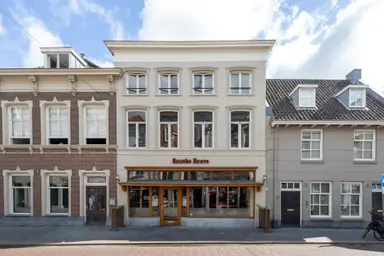 136m2 apartment to rent for 1950€/month in Sint Geertruikerkhof, 's-Hertogenbosch