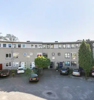 125m2 maison à louer pour 2995€/mois à Trezoriersdreef 1, The Hague