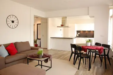 90m2 flat to rent for 2550€/month in Stationsplein, Hengelo