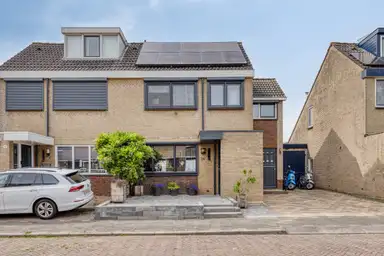 134m2 house to rent for 2395€/month in Bilderdijkstraat 24, Bunschoten-Spakenburg
