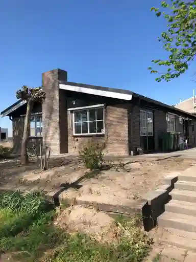 126m2 house to rent for 2500€/month in Industrieweg, 's-Gravendeel