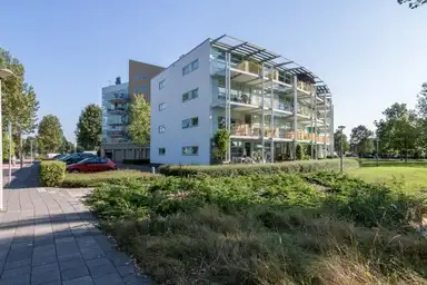 95m2 flat to rent for 2350€/month in Felix de Nobelhof, Amstelveen