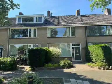 113m2 maison à louer pour 2250€/mois à Hop-oord, Houten