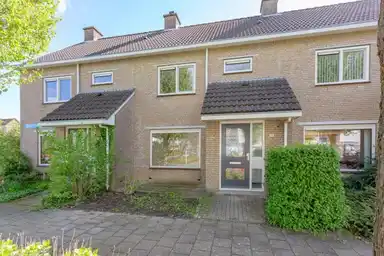 145m2 house to rent for 1420€/month in John Coltranestraat 13, Almere