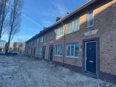 88m2 maison à louer pour 1350€/mois à Leeuwendalersweg, Amsterdam