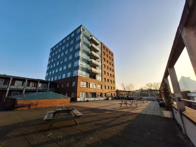 92m2 Appartement à louer pour 1800€/mois à Vriezenveenstraat, The Hague