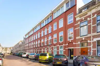 90m2 Appartement à louer pour 2275€/mois à De Perponcherstraat, The Hague