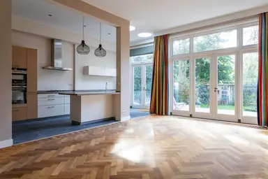 264m2 maison à louer pour 7000€/mois à Jozef Israëlsplein 4, The Hague