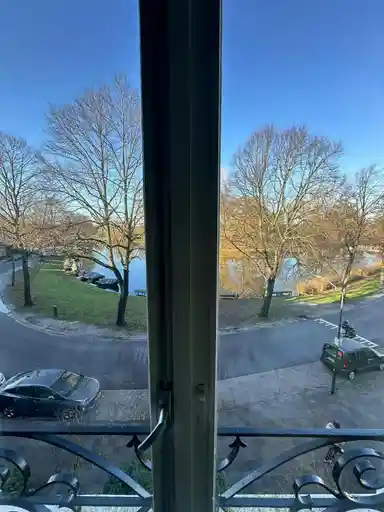 160m2 Chambre à louer pour 1300€/mois à Zoeterwoudsesingel, Leiden