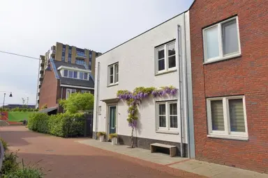 90m2 Casa in affitto per 2450€/mese a Willem van der Hoevelaan, Woerden