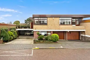 183m2 maison à louer pour 5000€/mois à Westkapellelaan, The Hague