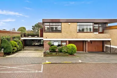 183m2 maison à louer pour 5000€/mois à Westkapellelaan 29, The Hague