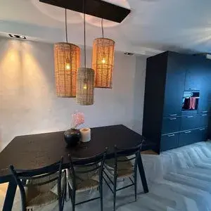 109m2 maison à louer pour 2750€/mois à Houtbosch, Diemen