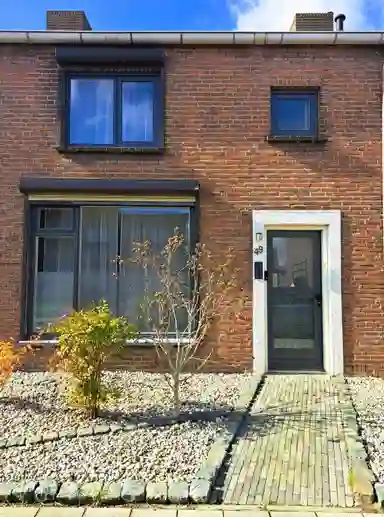 98m2 house to rent for 995€/month in Bosjesweg, Sluiskil